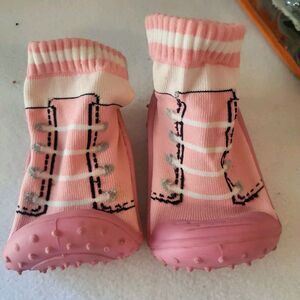 Skidders Sports Baby Toddler Girl's Sock Shoes Sz: 18 Months Traction